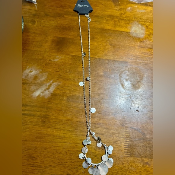 Necklaces - Picture 5 of 8